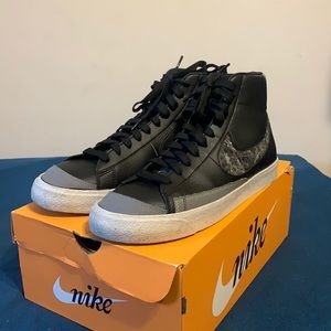 Nike Blazer Mid ‘77 Vintage Black Light Bone